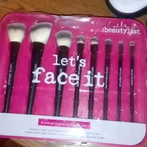 Makeup brushes